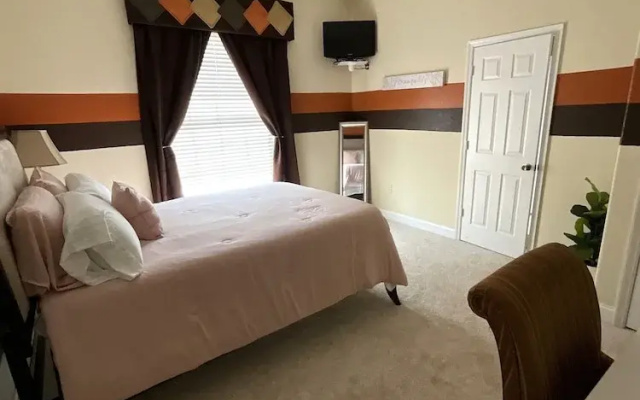 Quiet Lakeview Home