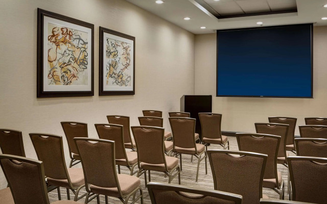 Embassy Suites by Hilton Dallas Love Field