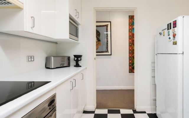 Waterfront Apartment Brimming With Inspirational Artwork