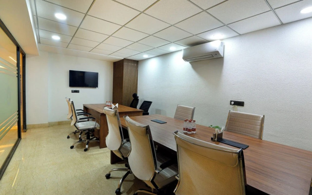 OPO Hotel Iffco Chowk