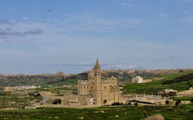 Ta 'Oneira B&B - Gharb