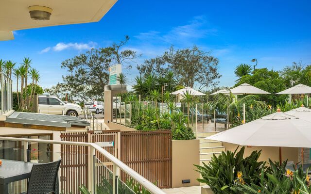 Bayview Beachfront Apartments, in town right on the beach