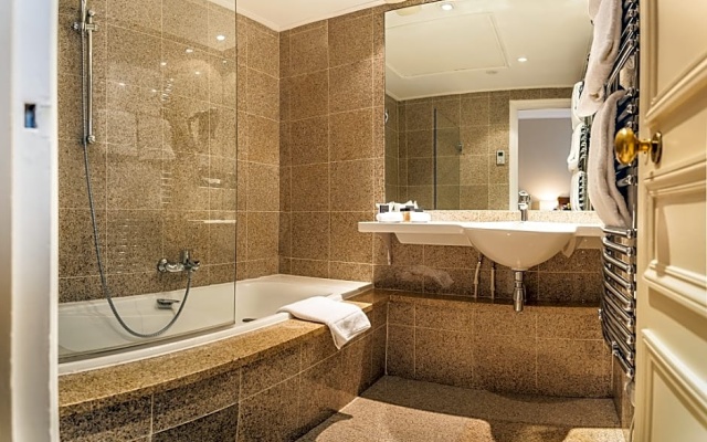 Double Junior Suite (full double bed)