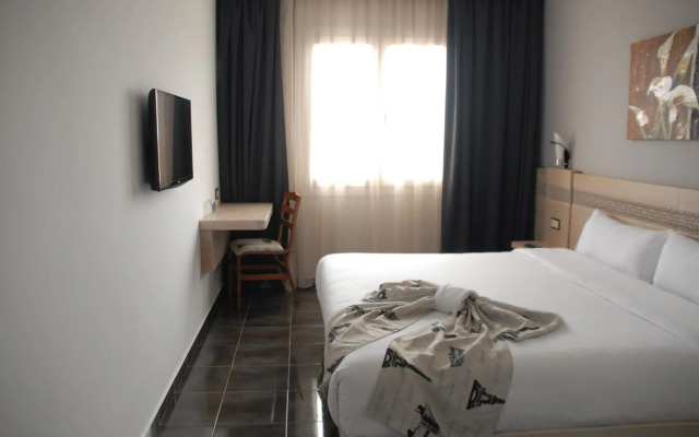 Hotel A44