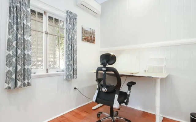 Charming 3 Bedroom House in Coorparoo