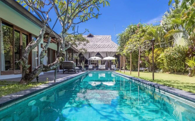 Villa Ku Tama by Villa Finder