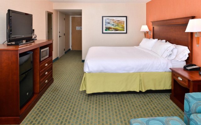 Holiday Inn Express Hotel & Suites Va Beach Oceanfront, an IHG Hotel