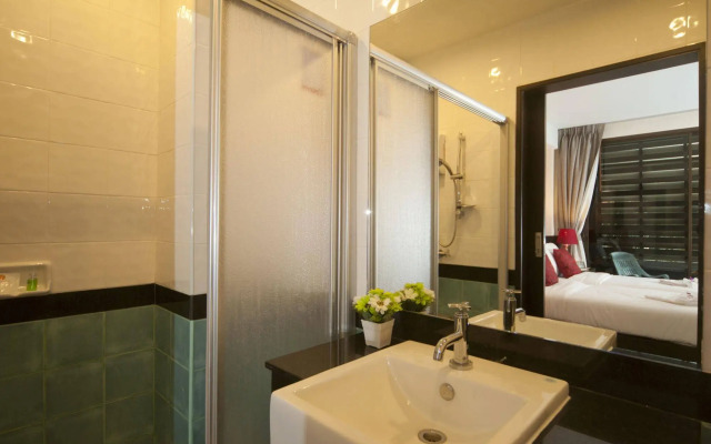OYO 358 Rattana Residence Thalang