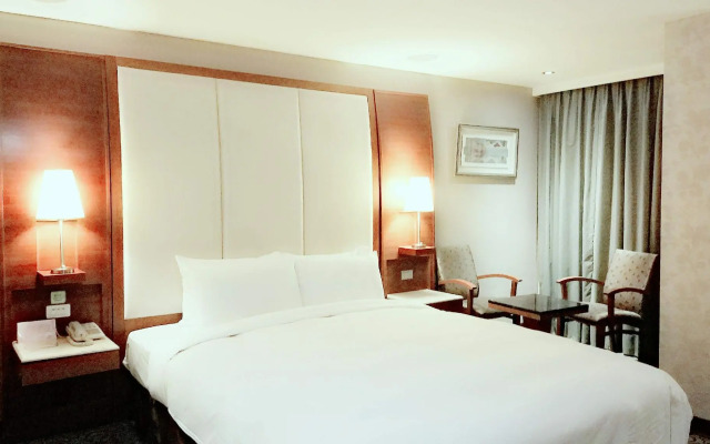 Elegance Hotel Taipei