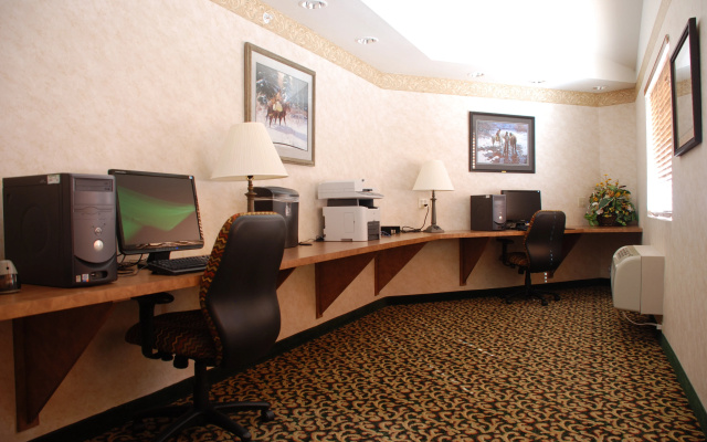 Holiday Inn Express Hotel & Suites Raton by IHG