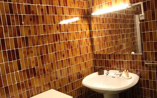 New Apartment Near Amoreiras by Rental4all