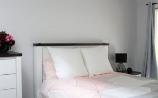 Mignon Cottage 9 Noongah Terrace – Guest Rooms – Crescent Head