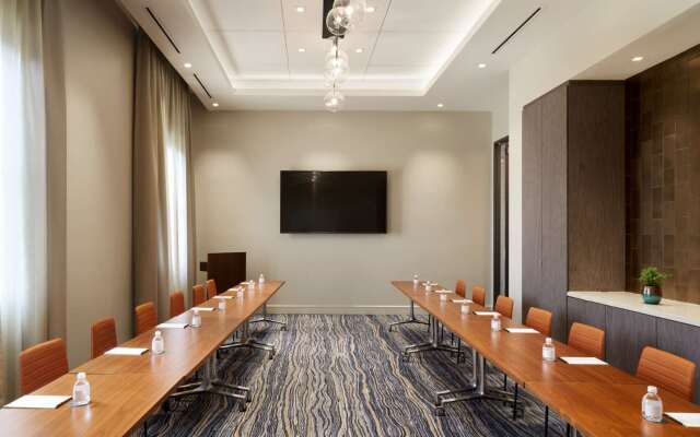 THesis Hotel Miami Coral Gables, Curio Collection by Hilton