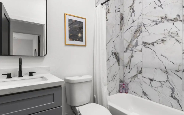 Chic 4BR Getaway Near NRG TMC