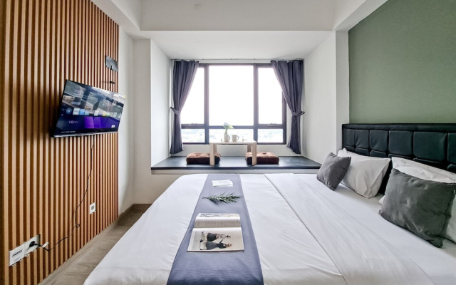 Studio Near Binus @Alam Sutera At Collins Boulevard Apartment