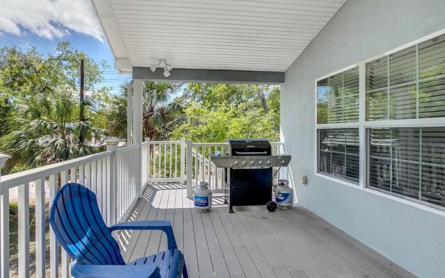 4BR Beach-Central Duplex by RedAwning