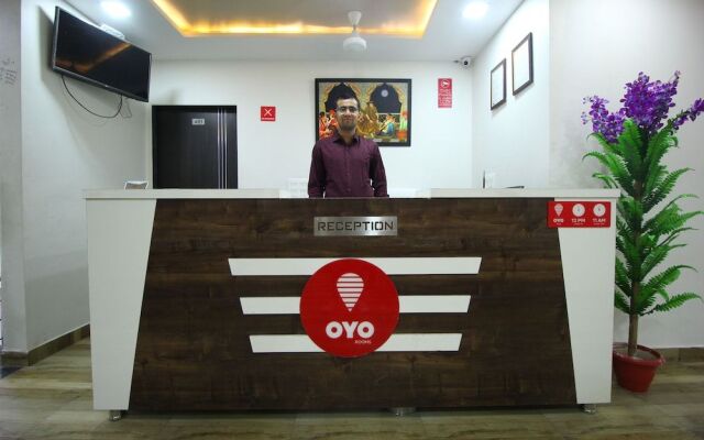 OYO 8864 Hotel Royal City