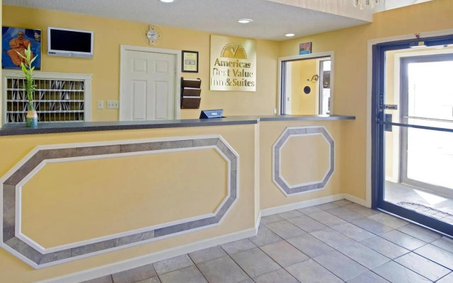 Hilcrest Inn & Suites