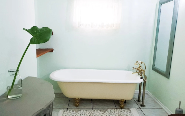 Bauhenia Guesthouse