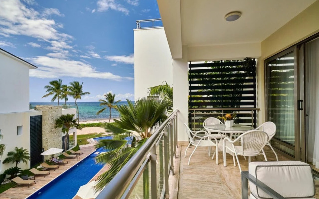 Luxury Beach Condo With Ocean Views Bh-302
