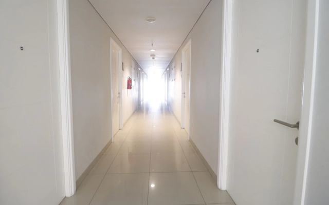 RedDoorz Apartment near Summarecon Mall Serpong