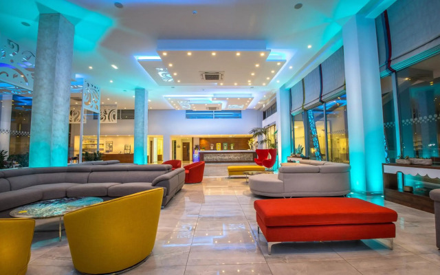 Nicholas Color Hotel