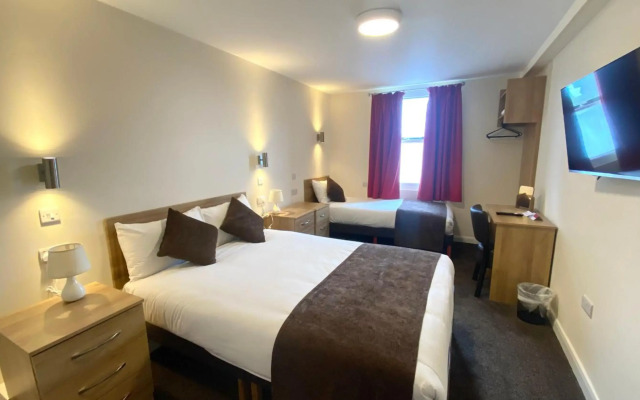 Russ Hill Hotel