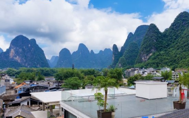 Monai Hotel (Xingping Ancient Town 20 Yuan RMB Scenic Area) – Outside – Guilin