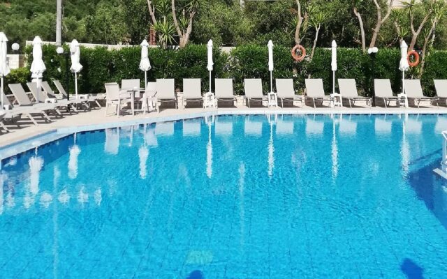 Daisy Hotel, Tsilivi