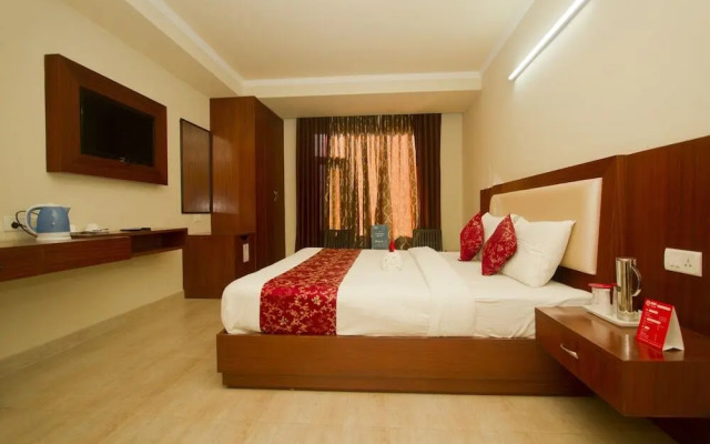 Hotel Eco Groves by OYO Rooms