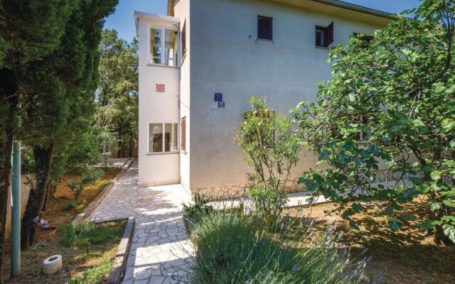 Amazing Home in Povile With Wifi and 5 Bedrooms