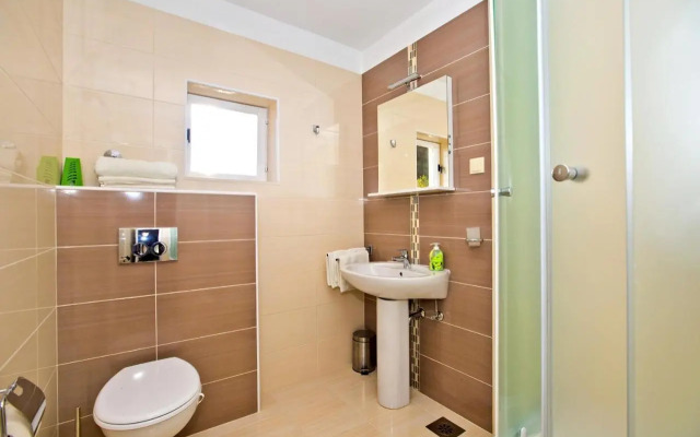 Apartment Tvrdni Dolac 4008c