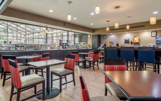 Comfort Inn & Suites Perry National Fairgrounds Area