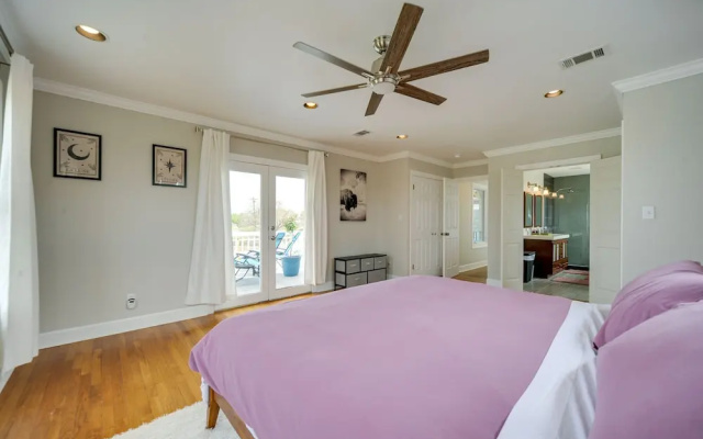 Pet-friendly Texas Retreat w/ Deck & Gas Grill!