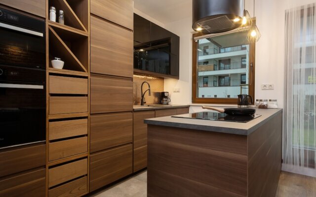 Rzeczypospolitej Apartment by Renters