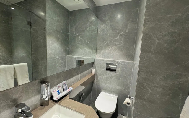 Hotel Mumbai House Mindspace Malad