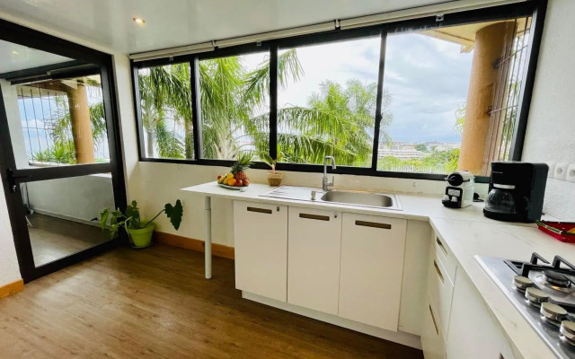 Tunui City Apartment - Quiet & Pool