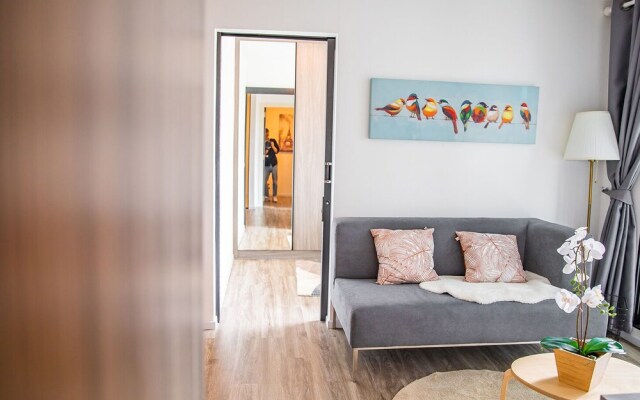 Apartment 450m from BTS with Sky Pool - bkbloft1