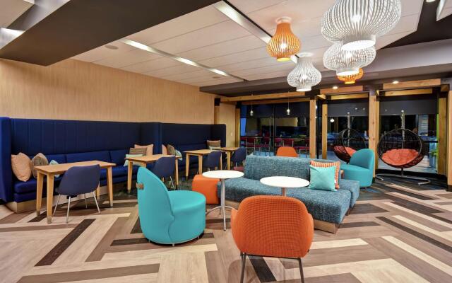 Tru by Hilton Sterling Heights Detroit