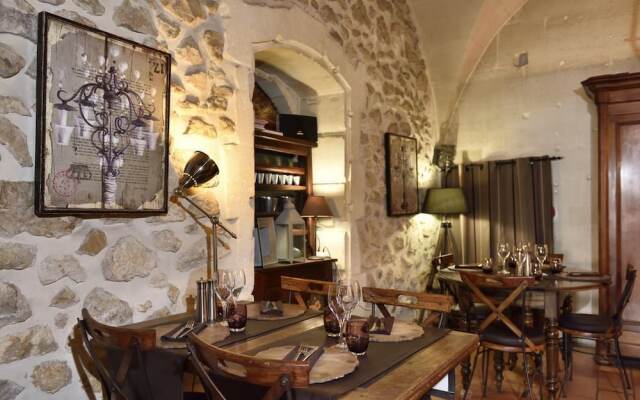 Hôtel Restaurant L'Oustaloun