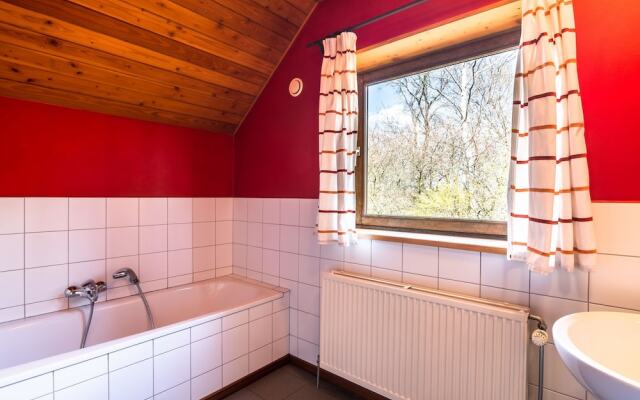 Spacious Chalet in Waimes With Garden