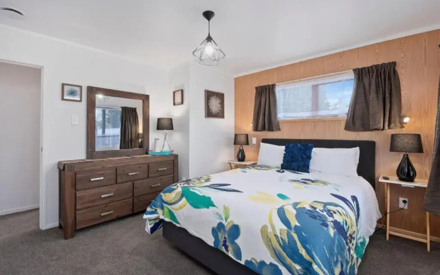 Wendy’s Bach - Taupo Holiday Home