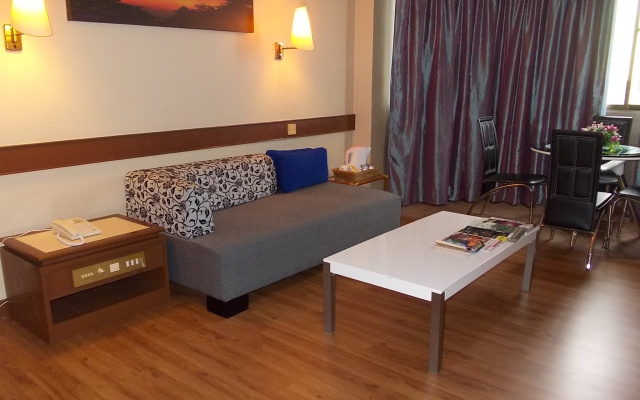 Hotel Grand Crystal