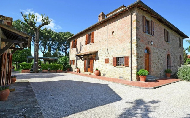 Villa in Tuscany With Pool Near Cortona