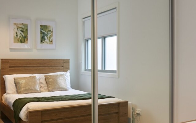 Earthy And Polished 2 Bedroom Unit In Chadstone