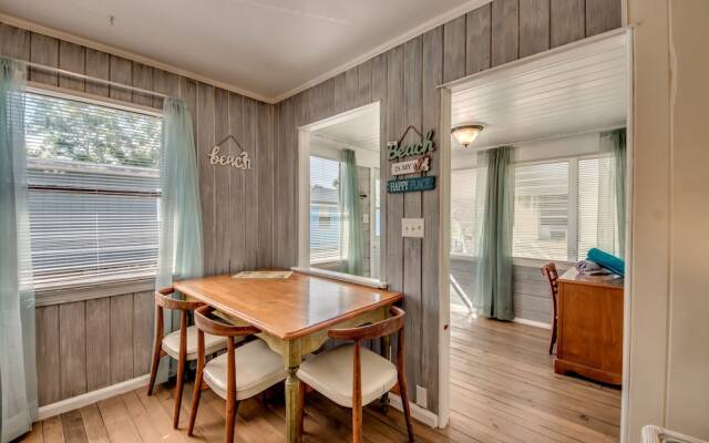 Honeymoon Bungalow - Roelens Vacations