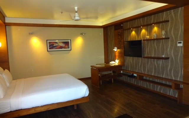 Hotel Cosmopolitan Ahmedabad – Guest Rooms – Ahmedabad