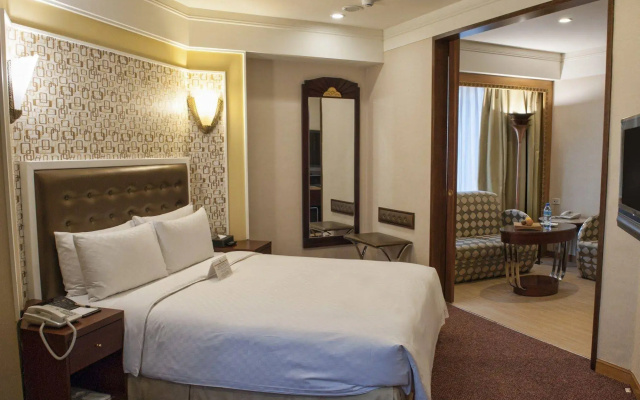 Royal Palace Hotel
