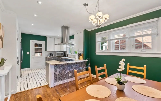 Massive 5BR Historic CozySuites House