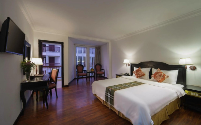 Smiling Hotel
